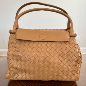BOTTEGA VENETA vintage bag. Camel color. 100% lambskin, calfskin lining
